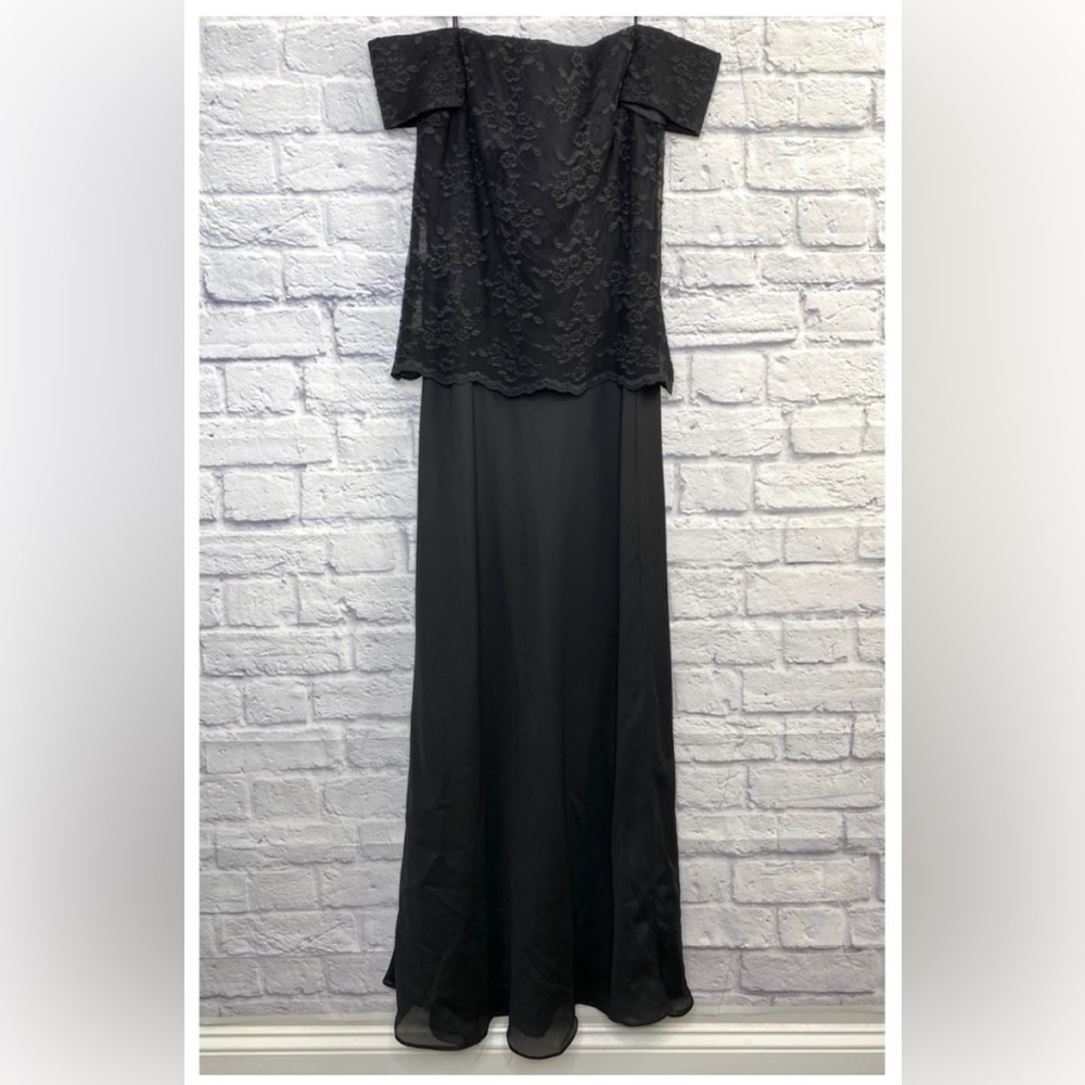 Cachet Vintage Black Off the Shoulder Lace Evening Gown Womens Size 6 Dress